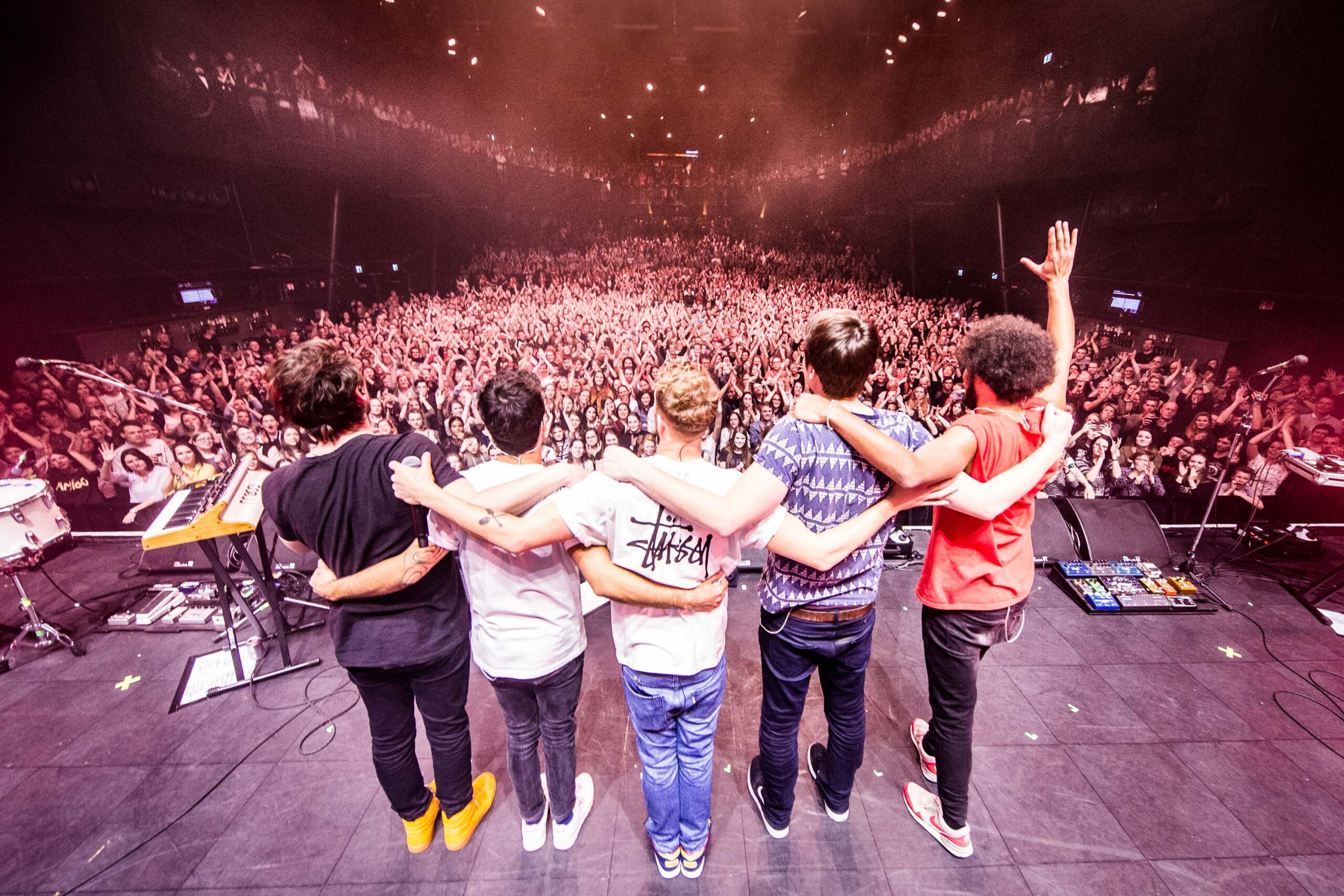 FIVE sold out Amigo clubshows